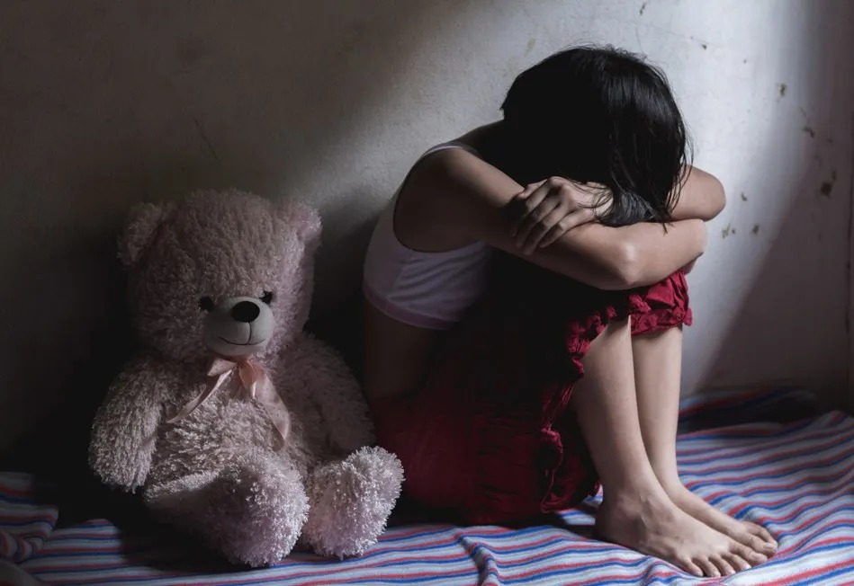 Imputan a madre que encubrió abuso sexual de su hija