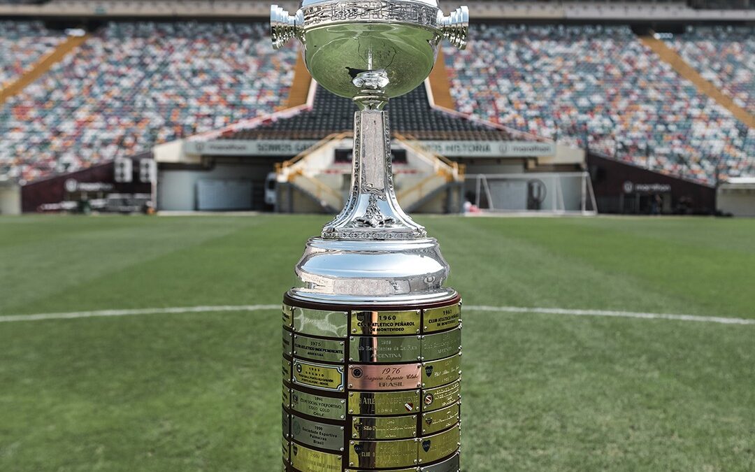 Conmebol evalúa llevar próximas finales de la Libertadores fuera de Sudamérica