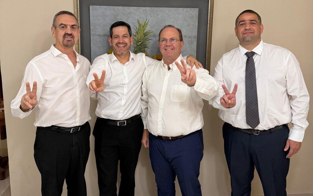 Latorre respalda precandidatura de Pérez: “Viene con una trayectoria sin una mancha de corrupción”