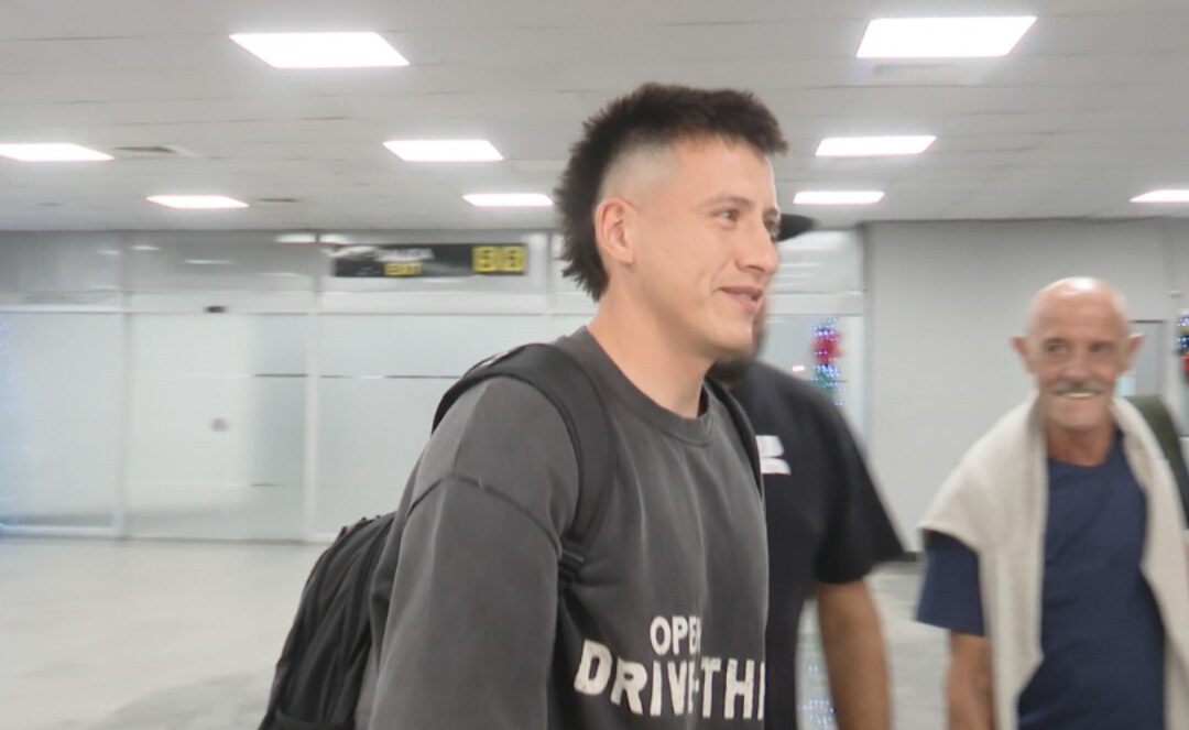 Sebastián Lentinelly llegó al país para firmar por Olimpia