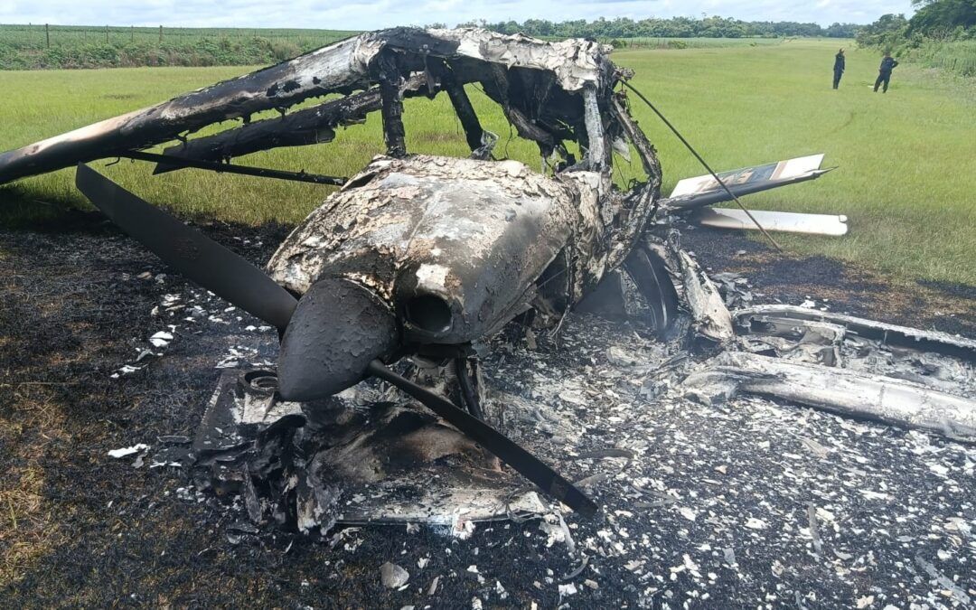 Encuentran avioneta incinerada en una estancia de Santa Rita