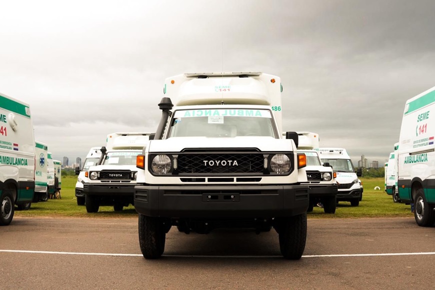 Gobierno fortalece sistema de salud con la entrega de nuevas ambulancias