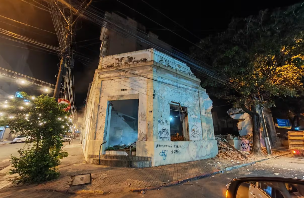 Atentan contra patrimonio: Derrumban casa histórica sin autorización