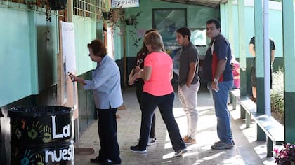 Elecciones en Costa Rica: 20 candidatos pujan por la presidencia