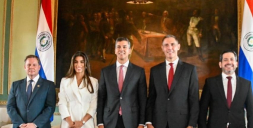 Marco Riquelme asume como nuevo ministro de Industria y Comercio