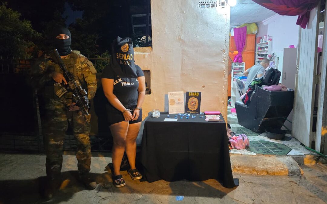 Detienen a joven que utilizaba peluquería como fachada para vender drogas