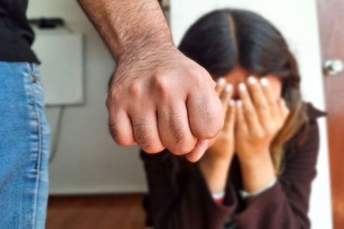 Condenan a 28 años de cárcel a hombre que asesinó a su esposa e hija de 14 años