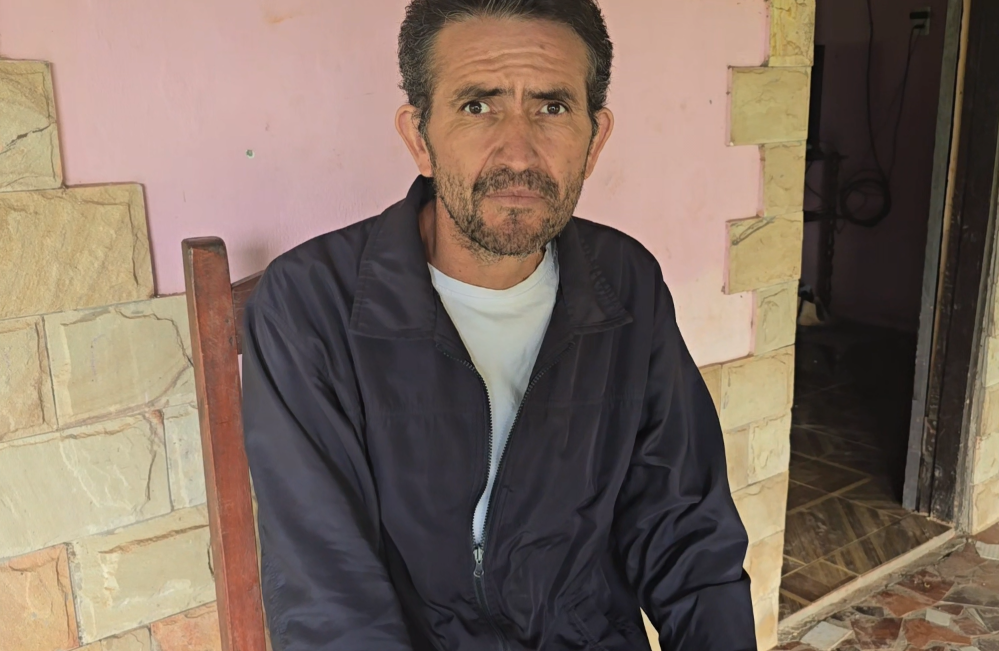 Sin identidad hace décadas: hombre afirma que fue abandonado y solicita una cédula