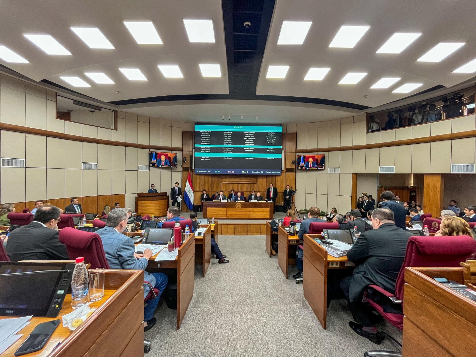 Senado otorga permiso a Hernán Rivas: en su lugar asume Carlos Liseras