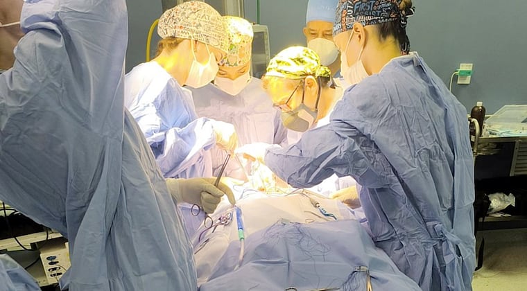 Exitosa extirpación de tumor nervioso de gran tamaño a paciente de 33 años