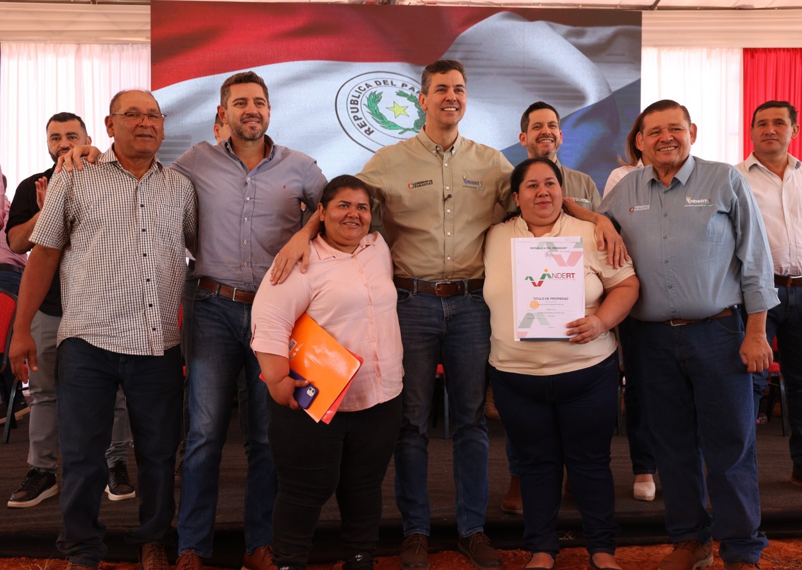 INDERT impulsa titulación de tierras eliminando pago previo para entrega inmediata de documento