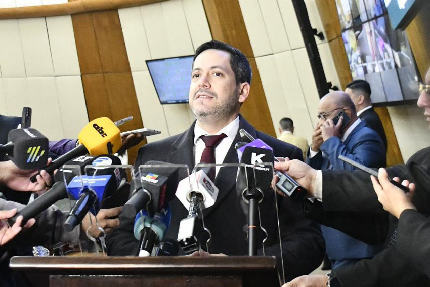 Latorre destaca perfil del nuevo titular de IPS: “Tiene las mejores credenciales”