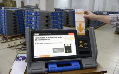 Control de las máquinas de votación: verifican dispositivos y credenciales