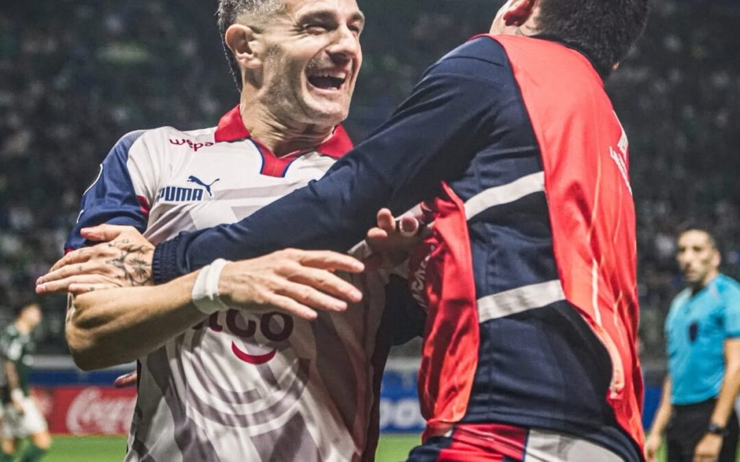 Con gol de Vegetti, Cerro tumba a Palmeiras en Brasil