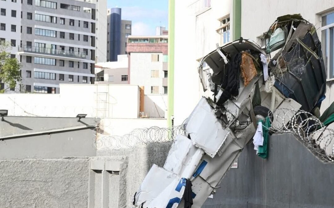 Avioneta se estrelló contra un edificio en Brasil: confirman tres muertos