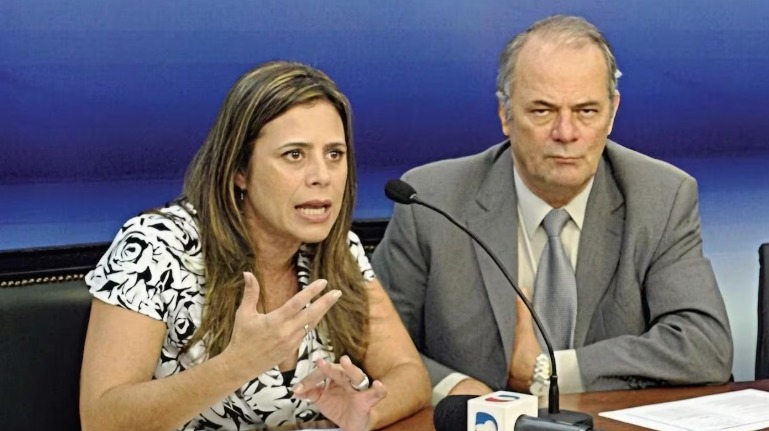 Doble discurso de la oposición sobre jubilación vip: olvidan al padre de Kattya González