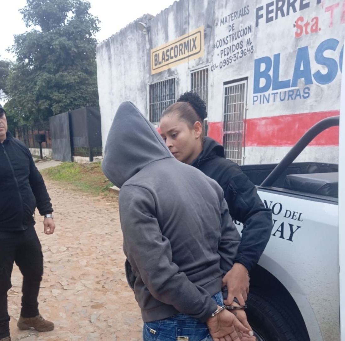 Detienen a mujer que abandonó a su hijo en un supermercado en Limpio