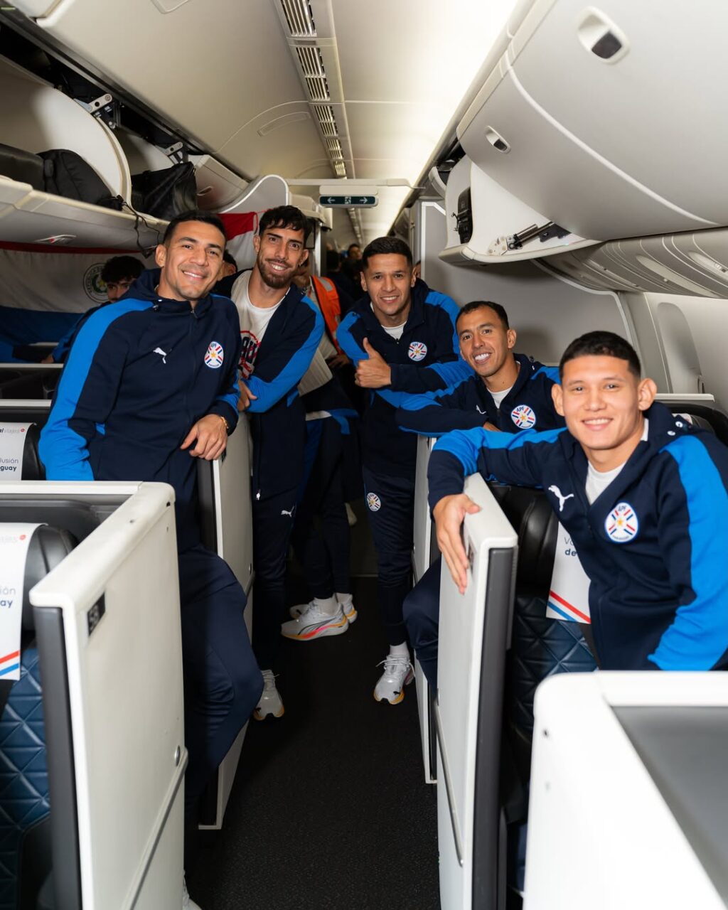 Con la misión de hacer historia, la Albirroja aterrizó en Es