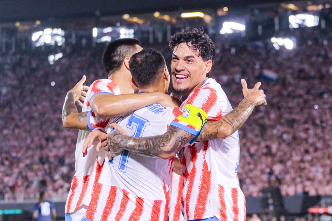 Fiesta total en el Defensores: la Albirroja se despide con victoria