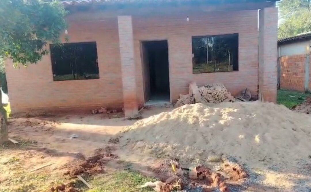 Familia sufre tres robos en menos de 48 horas en vivienda en construcción