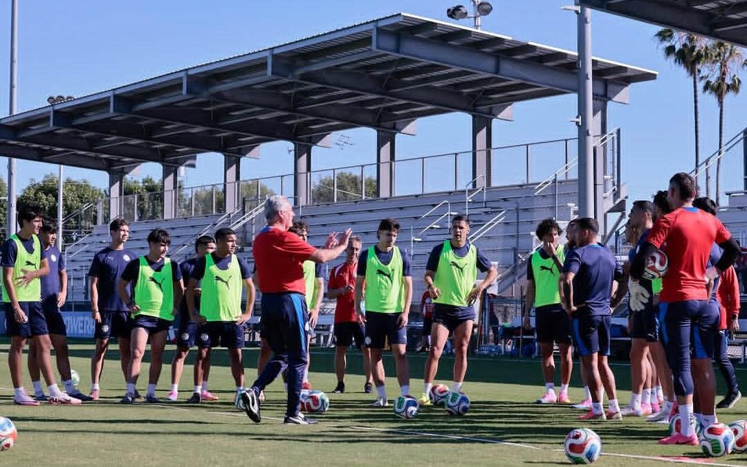La Albirroja volvió a entrenar pensando en el próximo encuentro