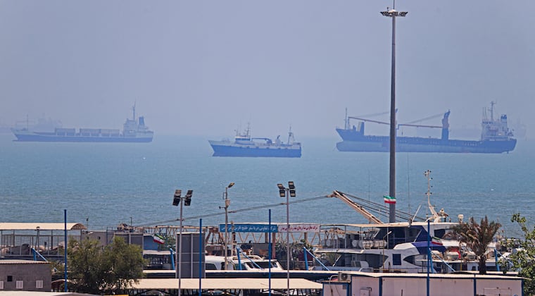 Nueva tensión en Medio Oriente: Irán anuncia cierre de Ormuz tras ataques de Israel en Libano