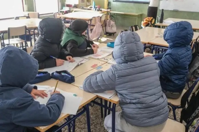 Ante intenso frío, pediatra recomienda no enviar a niños a la escuela