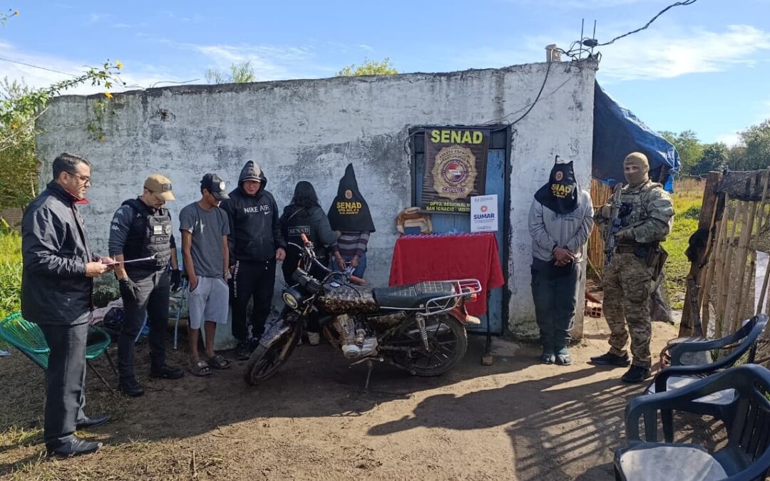 Cuatro jóvenes caen con un centenar de dosis de drogas en San Ignacio Misiones