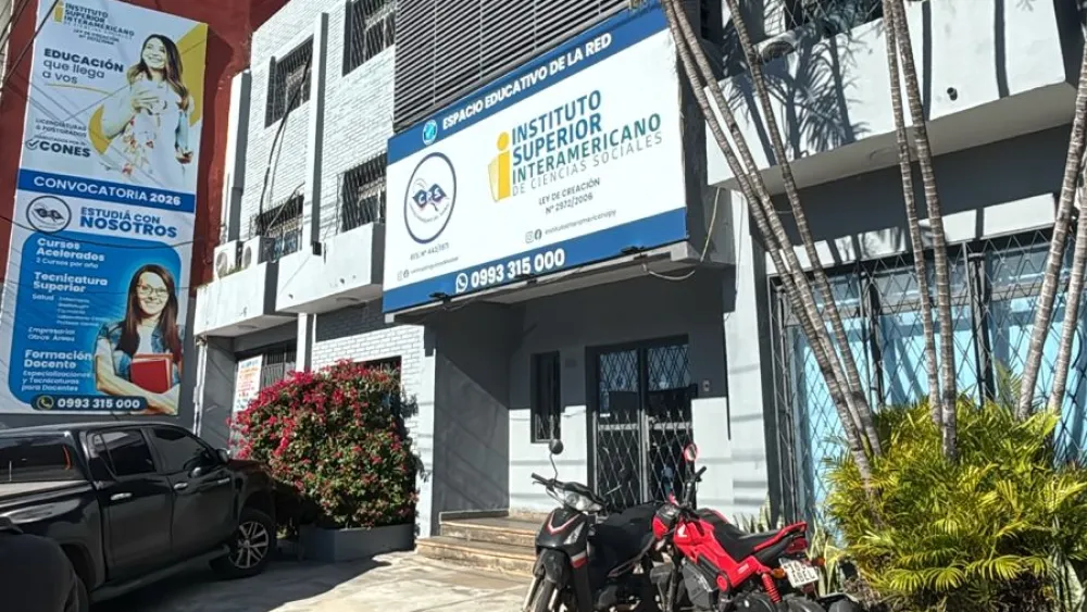 Allanan instituto superior por presunta expedición de títulos falsos
