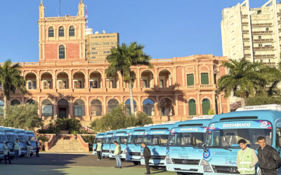 Fortaleciendo la educación, Automotor participó de la entrega de bibliobuses Hyundai County