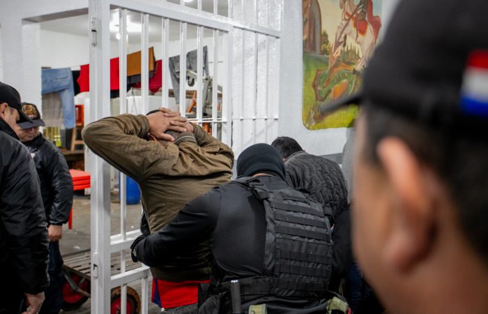 Incautan 500 celulares en el penal de Coronel Oviedo