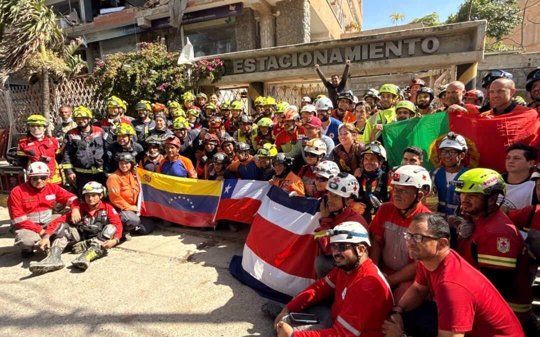Venezuela: rescatan a un superviviente de los terremotos tras una semana bajo los escombros