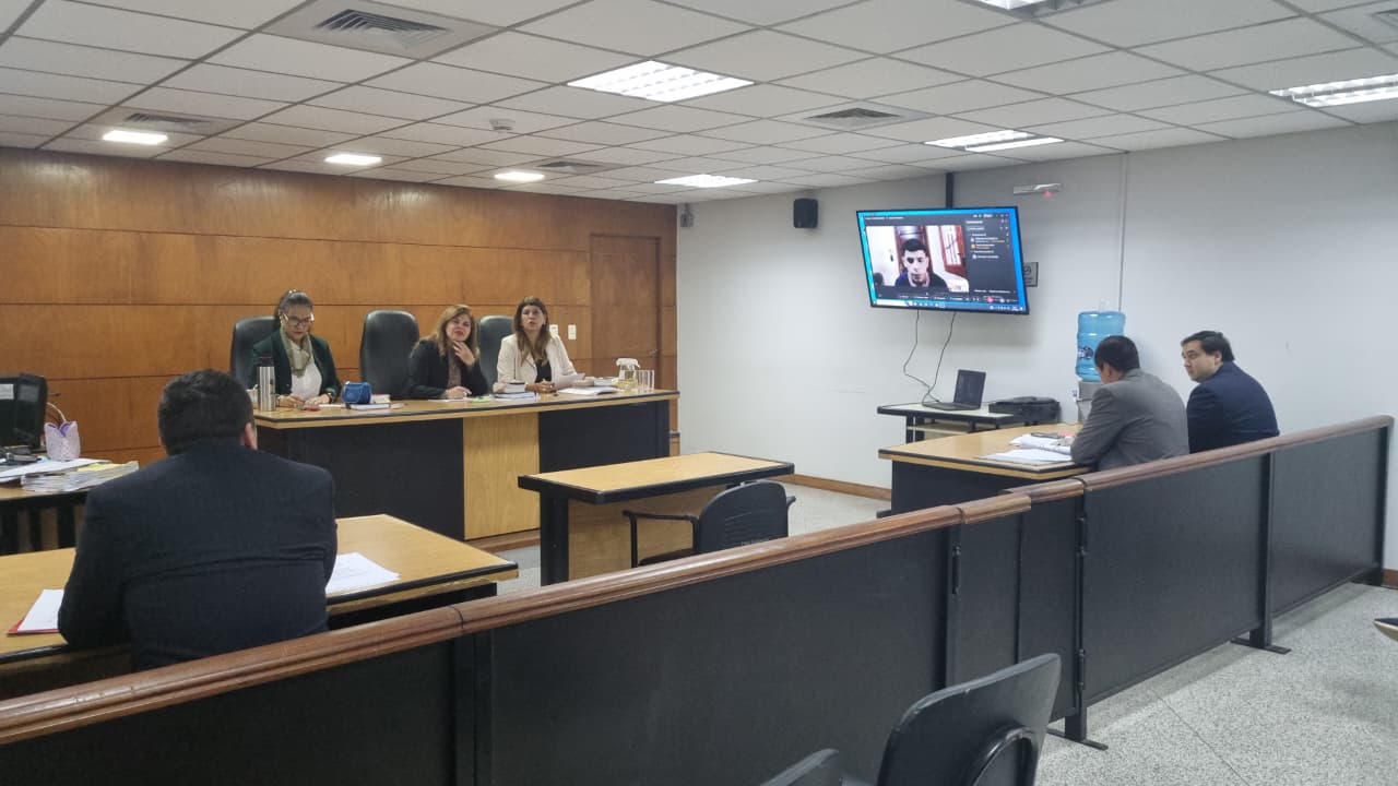 Juicio por crimen de policía inició sin incidentes