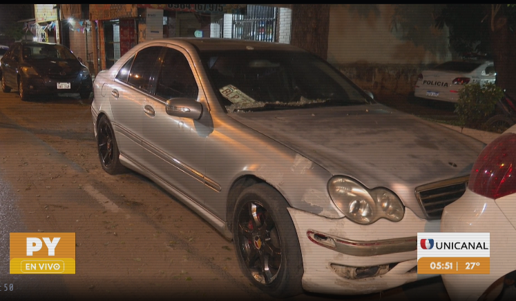 Inusual incidente en Limpio: automóvil sin conductor impacta contra un supermercado
