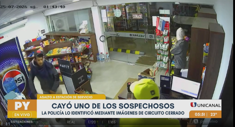 Detienen a sujeto por robar una botella de vino, su compañero sigue prófugo