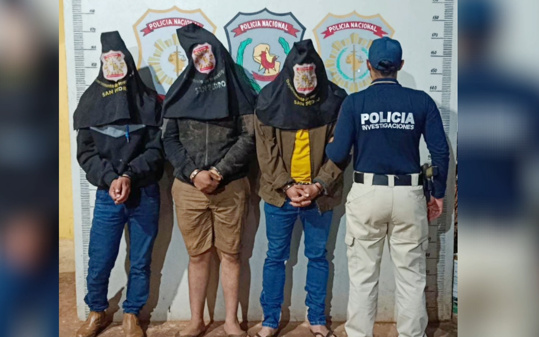 Presuntos abigeos caen con una carga de animales robados
