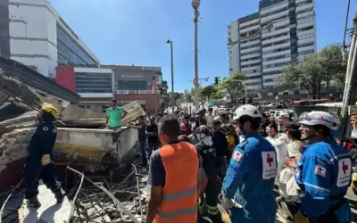 Terremoto de magnitud 7,4 sacude Colombia dejando decenas de muertos