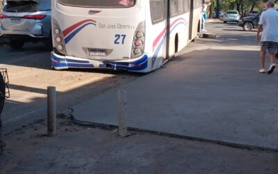 Ómnibus de la línea 187 perdió las ruedas traseras en pleno viaje