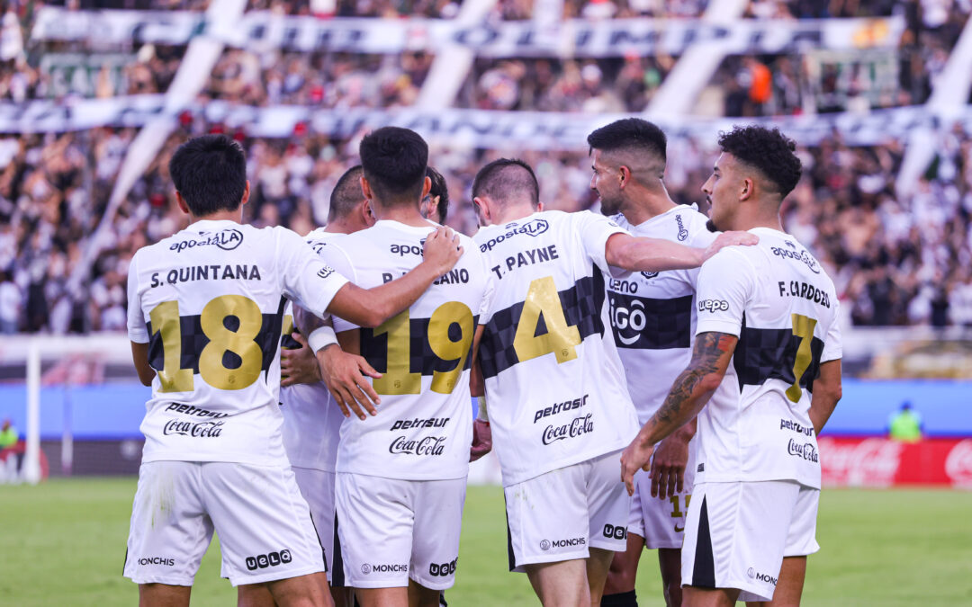 Olimpia goleó y sumó sus primeros tres puntos en el Clausura