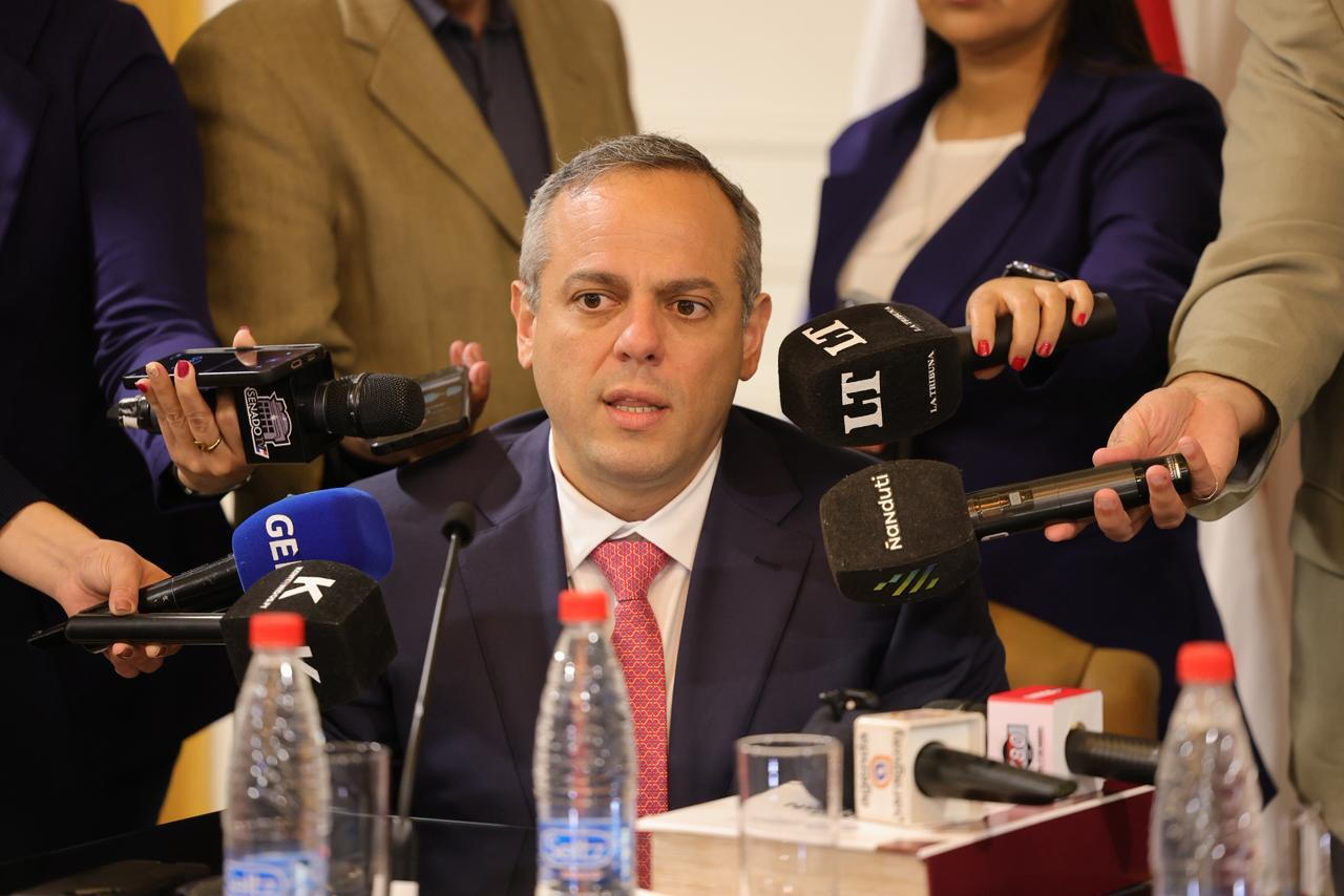 Con 64 votos, fue reelegido Camilo Benítez como contralor general