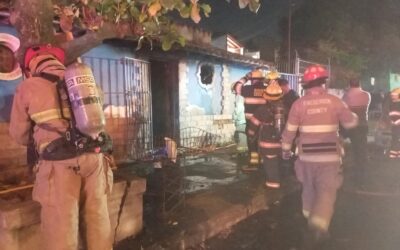 Vela encendida provoca incendio de una vivienda en Asunción